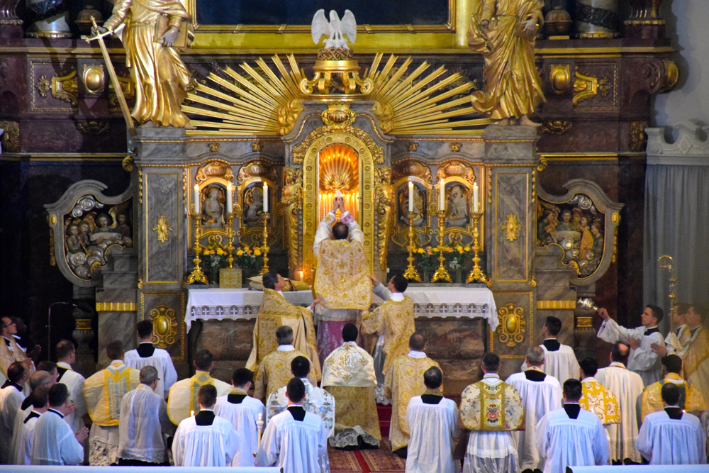 Pope Francis, The Latin Mass and the Ordinariates